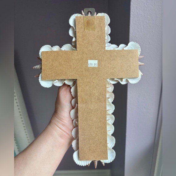 Seashell Cross - Picture 2 of 4